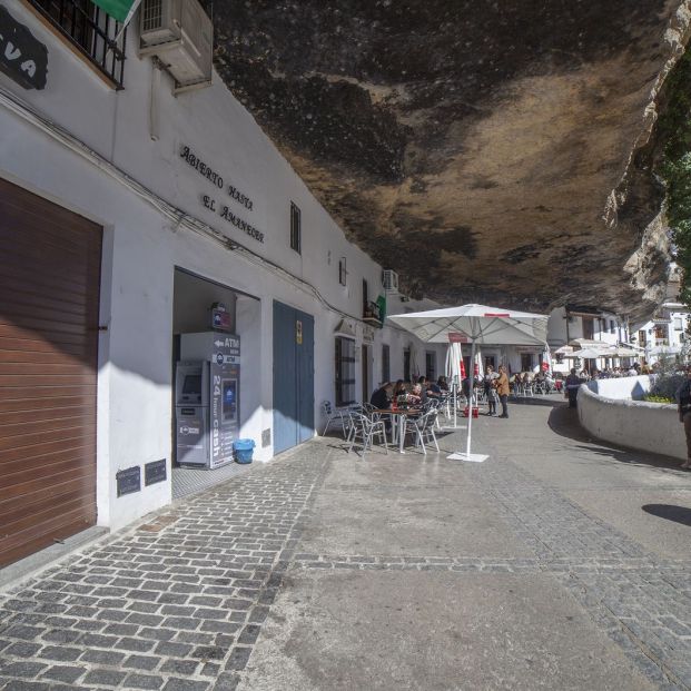 Cuevas en Setenil de las Bodegas (BigStock)