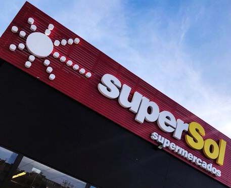 Carrefour pisa el acelerador en España y compra la cadena Supersol Carrefour pisa el acelerador en España y compra la cadena Supersol