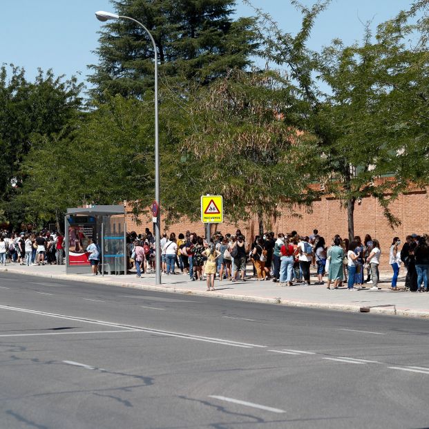 Covid: Madrid suspende los test a los profesores tras registrarse largas colas y aglomeraciones