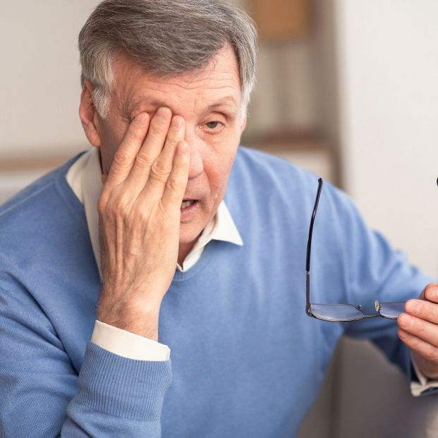 ¿Qué es la miastenia? Los síntomas de esta enfermedad comienzan por los músculos que rodean los ojos