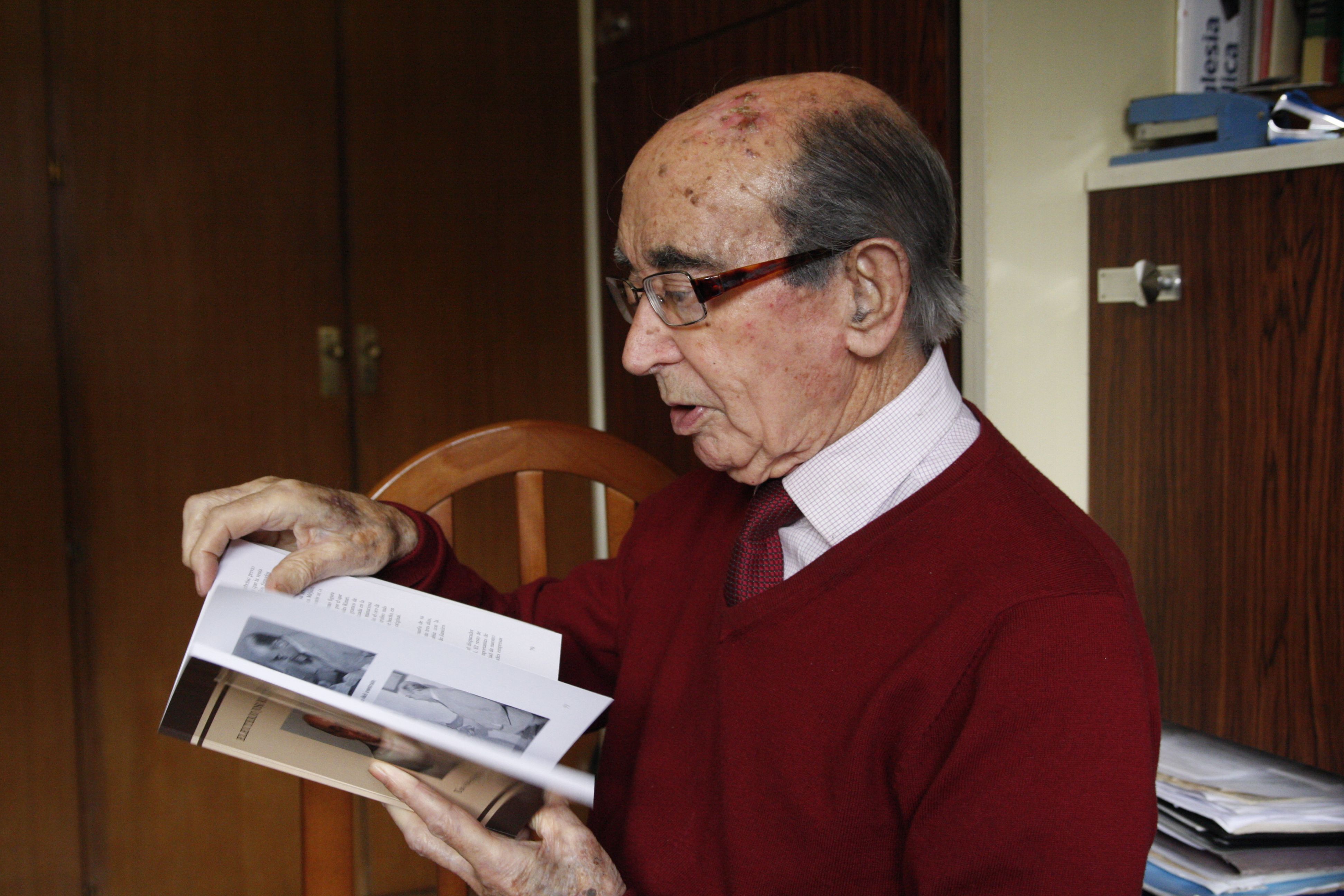 Eleuterio Romero, ojeando su biografía. 