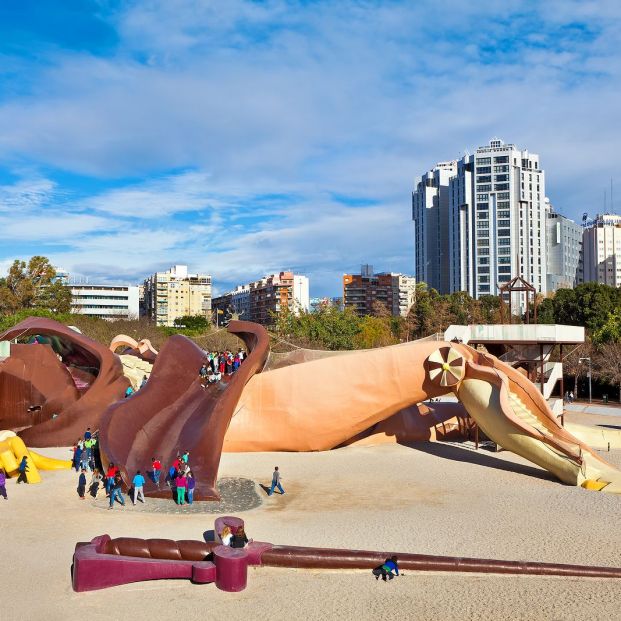 Uno de los parques, Gulliver en Valencia (bigstock)