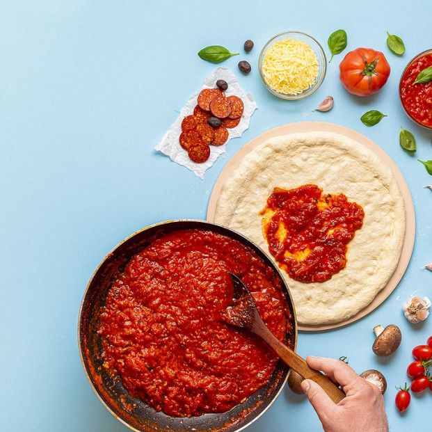 Trucos de los italianos para hacer la salsa de tomate de la pizza