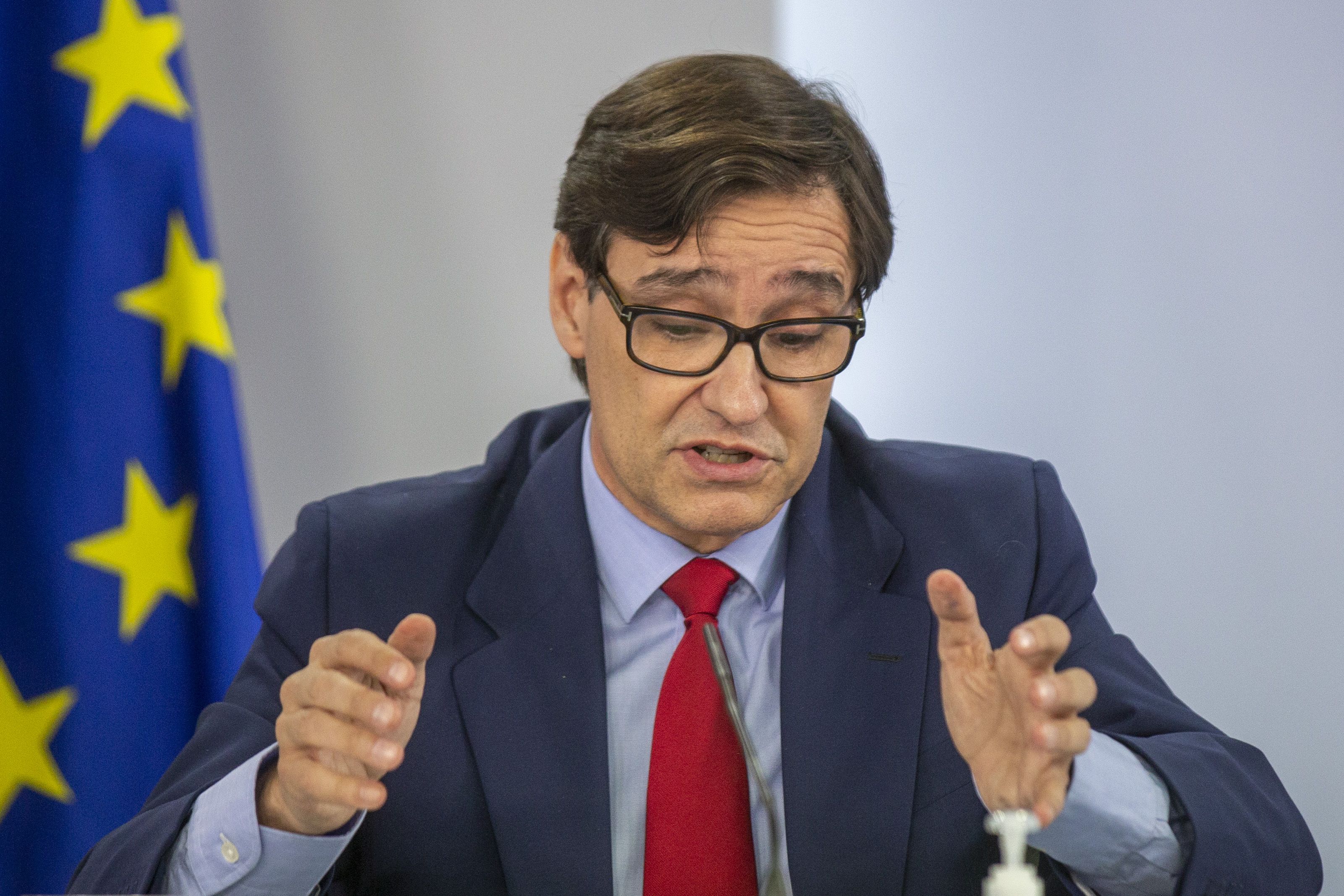España reducirá "probablemente" la cuarentena de los contactos estrechos a 10 días