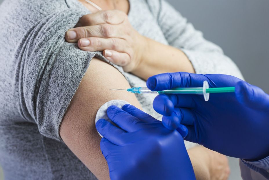 Los enfermeros, contra que los farmacéuticos puedan vacunar de la gripe