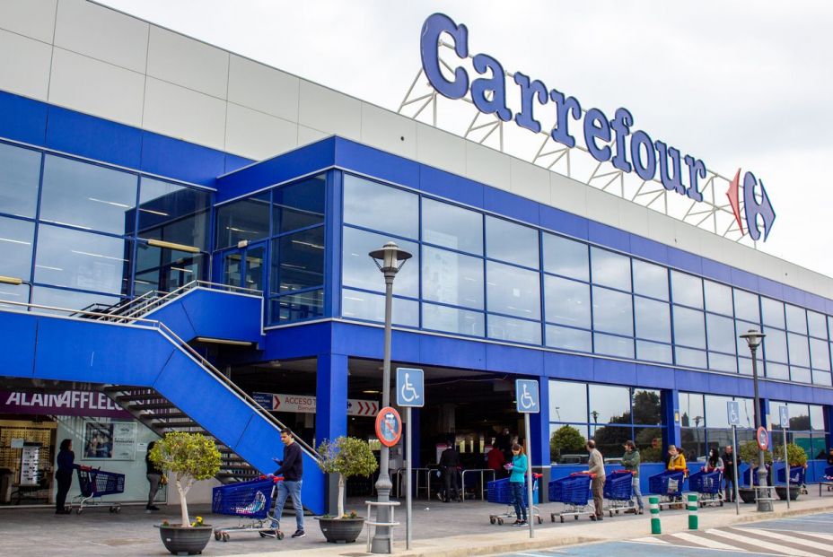 Carrefour se alía con Ikea: puedes comprar muebles y recogerlos en el supermercado