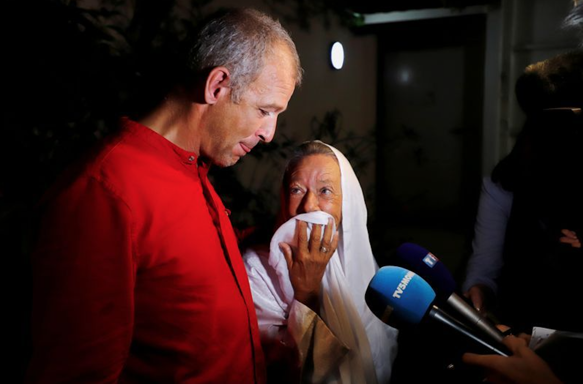 Llega a Francia la cooperante de 75 años secuestrada en Mali