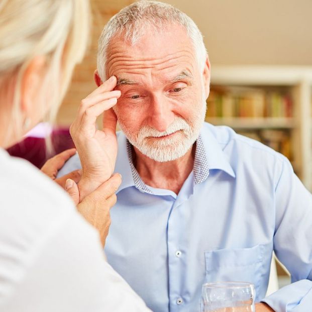 GPS escondido en un cinturón: localizadores discretos para personas con Alzheimer