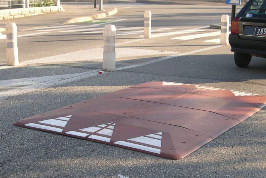 Qué son los cojines berlineses que sobresaltan a los conductores en algunas ciudades españolas Qué son los cojines berlineses que sobresaltan a los conductores en algunas ciudades españolas