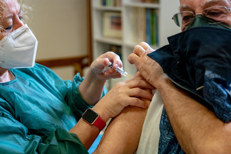 ¿Cuánto tarda la vacuna de la gripe en generar anticuerpos?