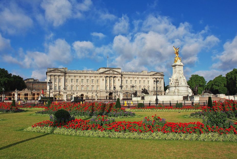 bigstock Buckingham Palace In London Ci 380329621