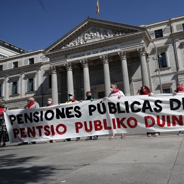europapress 3310195 representacion movimiento pensionistas comunidad autonoma vasca navarra 1 621x621