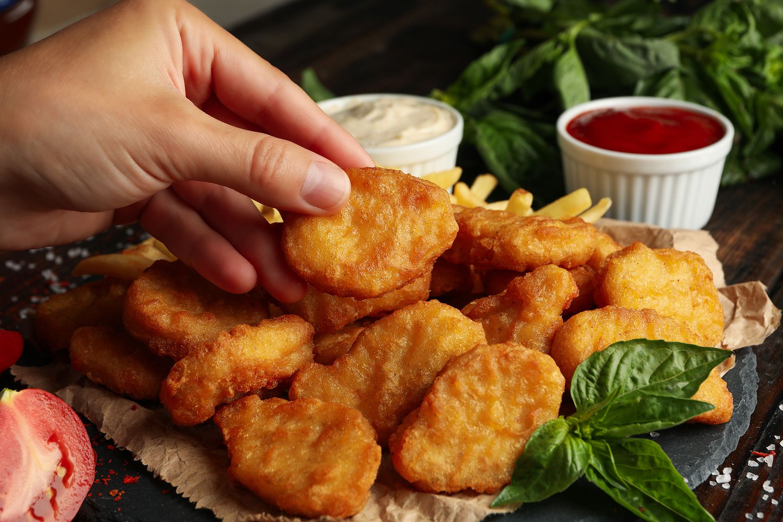 Una niña de 6 años que solo comía nuggets de pollo se cura tras ser hipnotizada