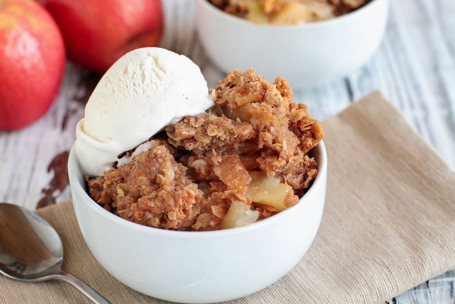 bigstock Fresh Hot Homemade Apple Crisp 311707471