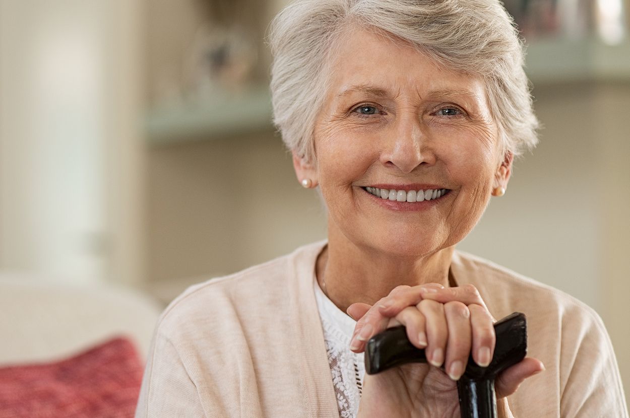 ¿Por qué se amarillean los dientes?