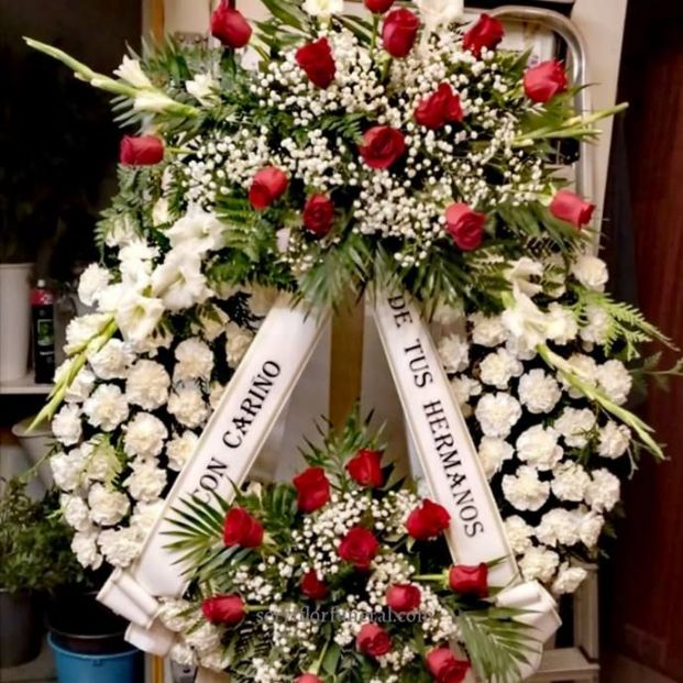 Corona de flores. Pinterest. Floristeria ServiFlor Funeral