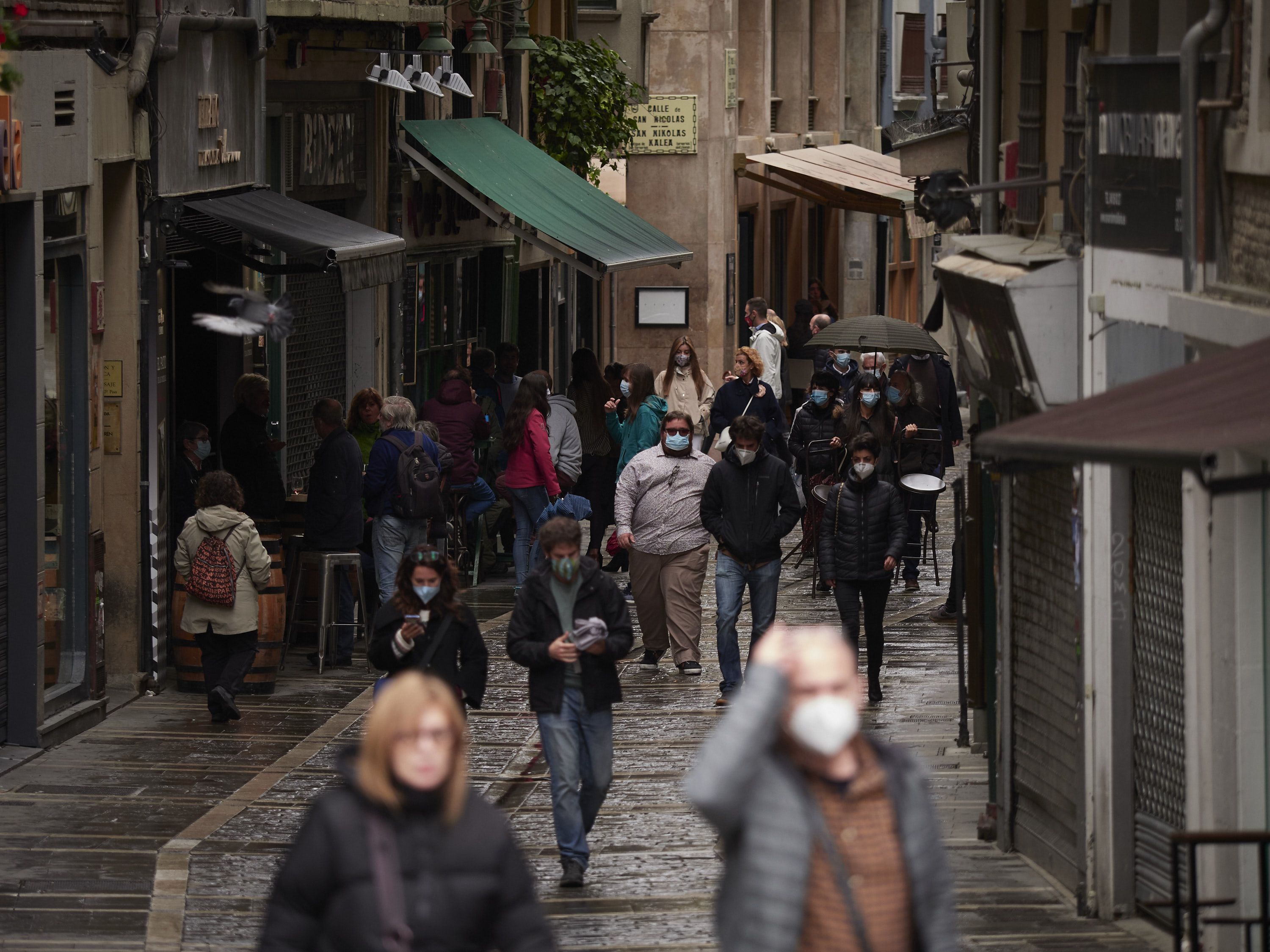 Los neumólogos piden a Illa que cambie el BOE: "Los enfermos respiratorios deben llevar mascarilla"