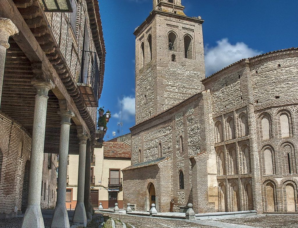 Sigue la huella de Isabel la Católica por Castilla y León