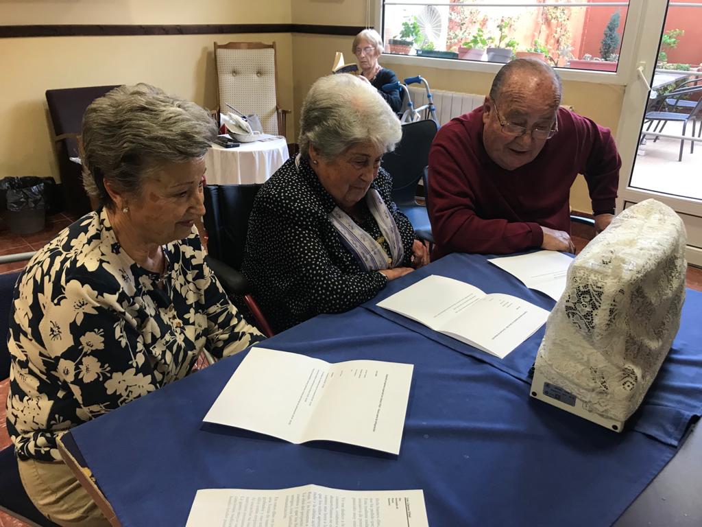 Un programa de radio realizado por los mayores de una residencia, galardonado en los Premios Ondas