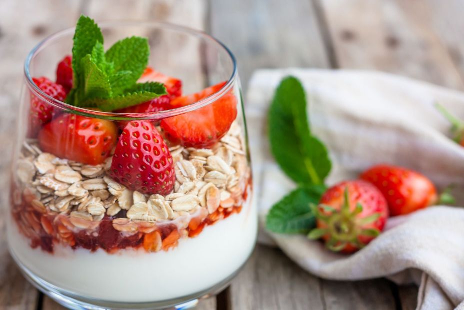 Yogur con frutos rojos