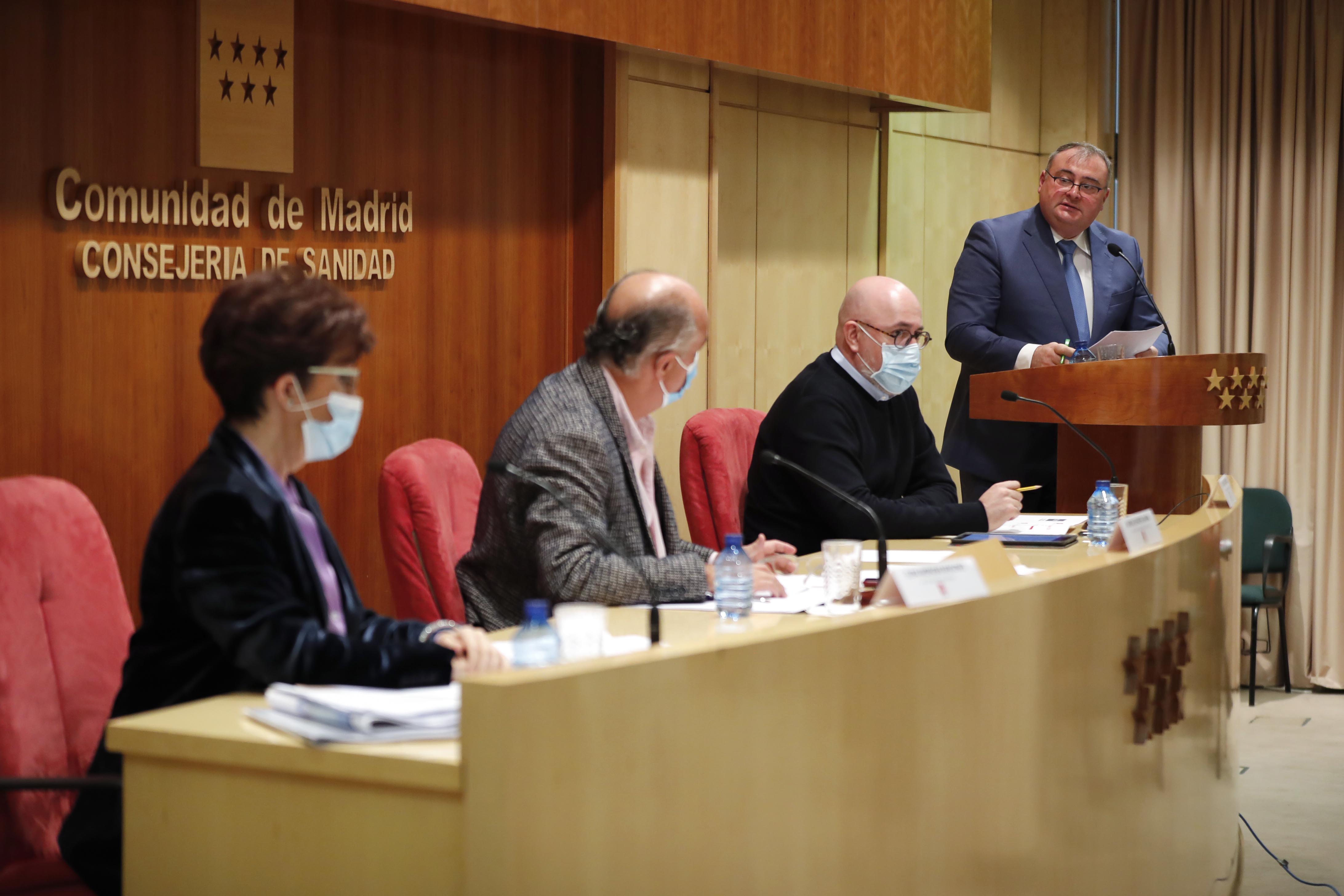 Madrid reconoce que el exceso de protección a los mayores en residencias puede ser perjudicial