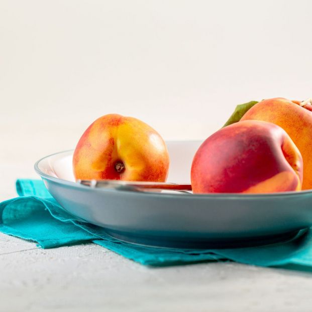 bigstock Ripe Organic Nectarines In A W 390926546