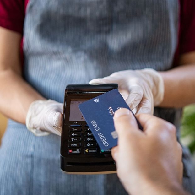 Cuidado con aplazar los pagos de tu tarjeta de crédito: los peligros de la "deuda perpetua"