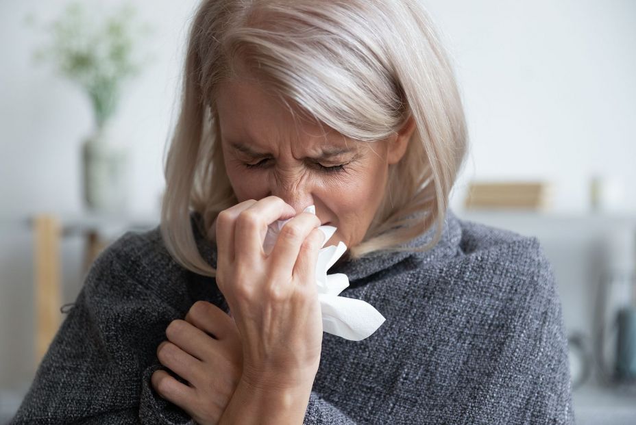 Cómo diferenciar los síntomas de la gripe, el catarro y la Covid-19