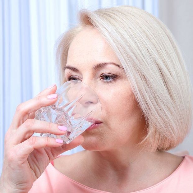 Beber agua tiene unos beneficios de puede que no conozcas