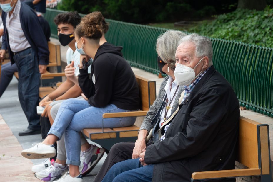 Asturias recomienda a las personas mayores de 65 años que se autoconfinen Asturias recomienda a las personas mayores de 65 años que se autoconfinen