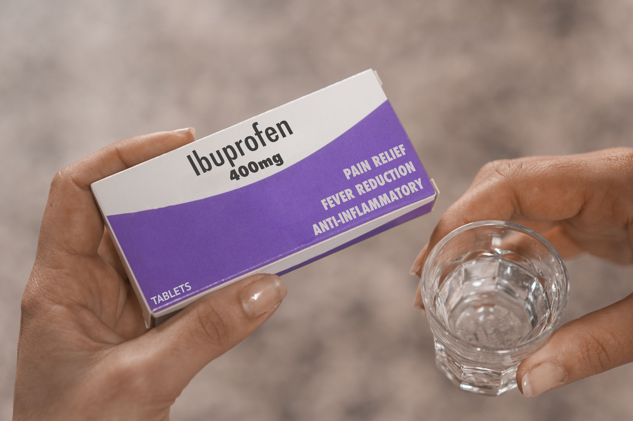 ¿De qué países asiáticos provienen el ibuprofeno y el paracetamol que consumimos y por qué escasean?