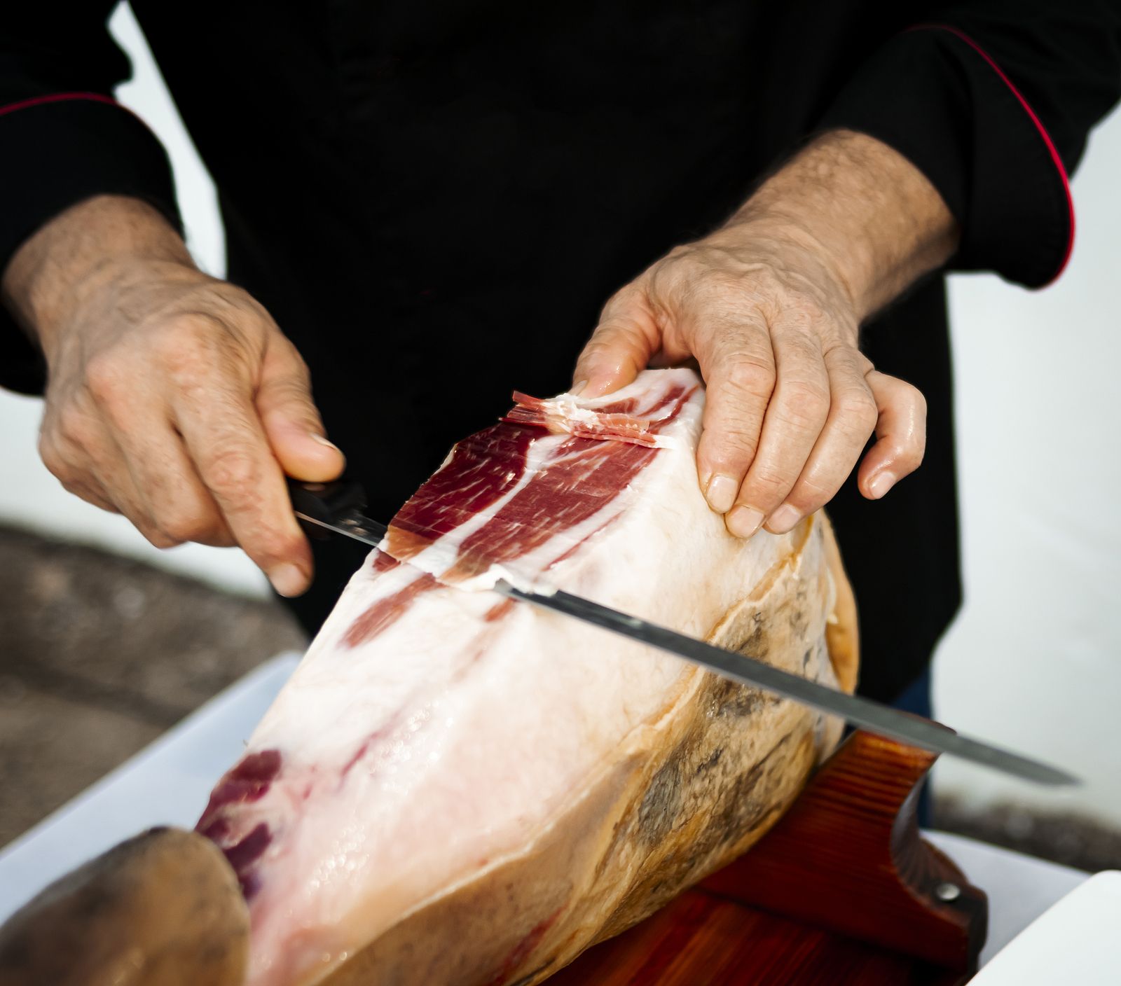 ¿Cómo puedo saber si un jamón es bueno por su tocino y su veta?