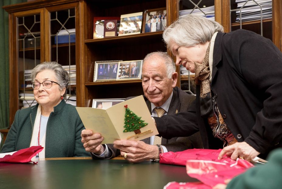 El plan del Gobierno para Navidad: Los mayores en residencias podrán recibir más visitas