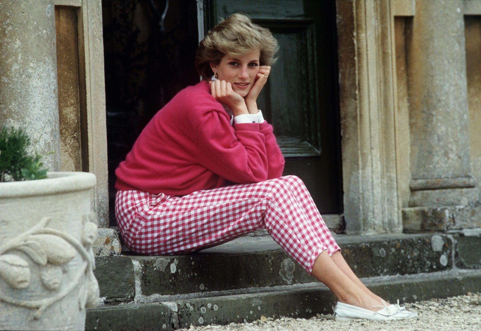 Los 'looks' más icónicos de Diana recreados en 'The Crown' y que puedes encontrar en las tiendas Foto: National Geographic / Europa Press 