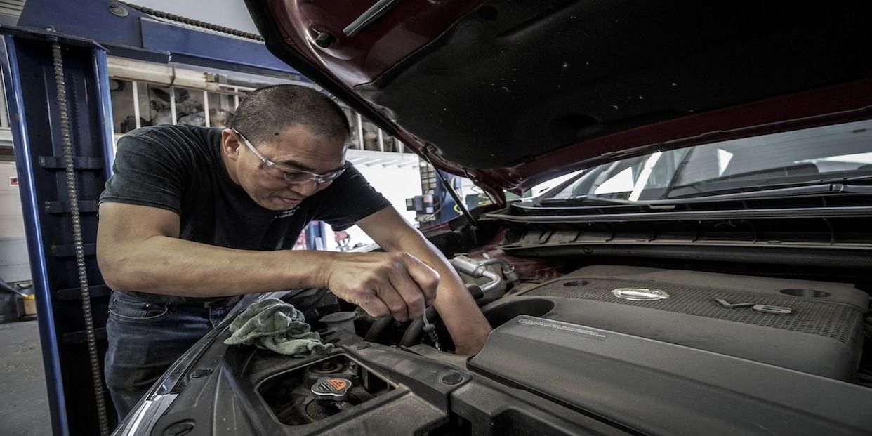 ¿Cada cuánto debes hacer el cambio de aceite de tu coche? (Creative commons)