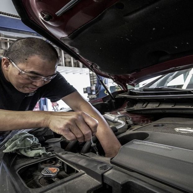 ¿Cada cuánto debes hacer el cambio de aceite de tu coche? (Creative commons)