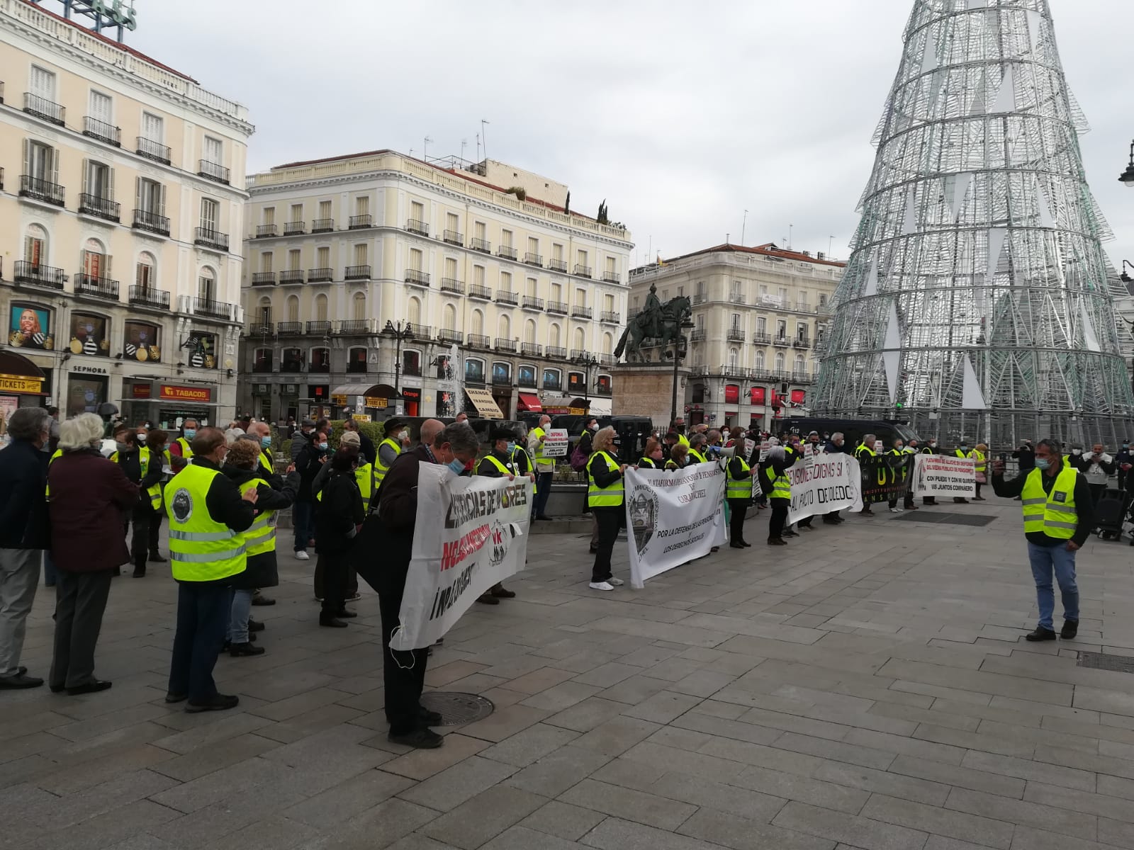 Los pensionistas, descontentos con el Pacto de Toledo: "Con 400 euros no te da ni para el alquiler"
