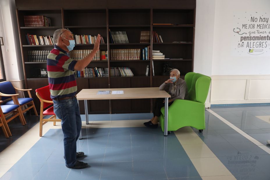 El coste medio de una plaza en una residencia de mayores es de 1.374 euros mensuales El coste medio de una plaza en una residencia de mayores es de 1.374 euros mensuales