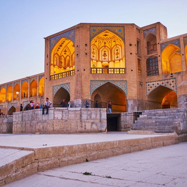 Puente Khaju en Isfahan, Irán (BigStock)