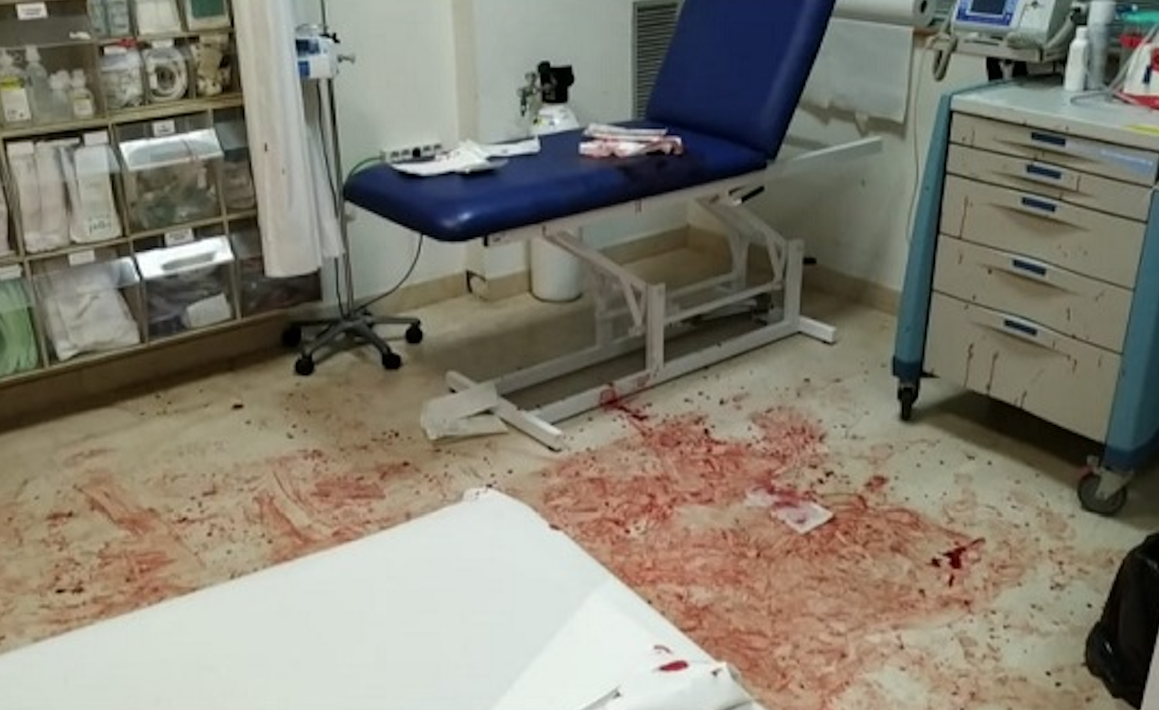 Así ha quedado un servicio de Urgencias tras la agresión de un joven a sanitarios en Murcia