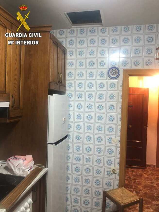 Auxilian a un matrimonio de octogenarios tirados en el suelo de su casa sin poder moverse