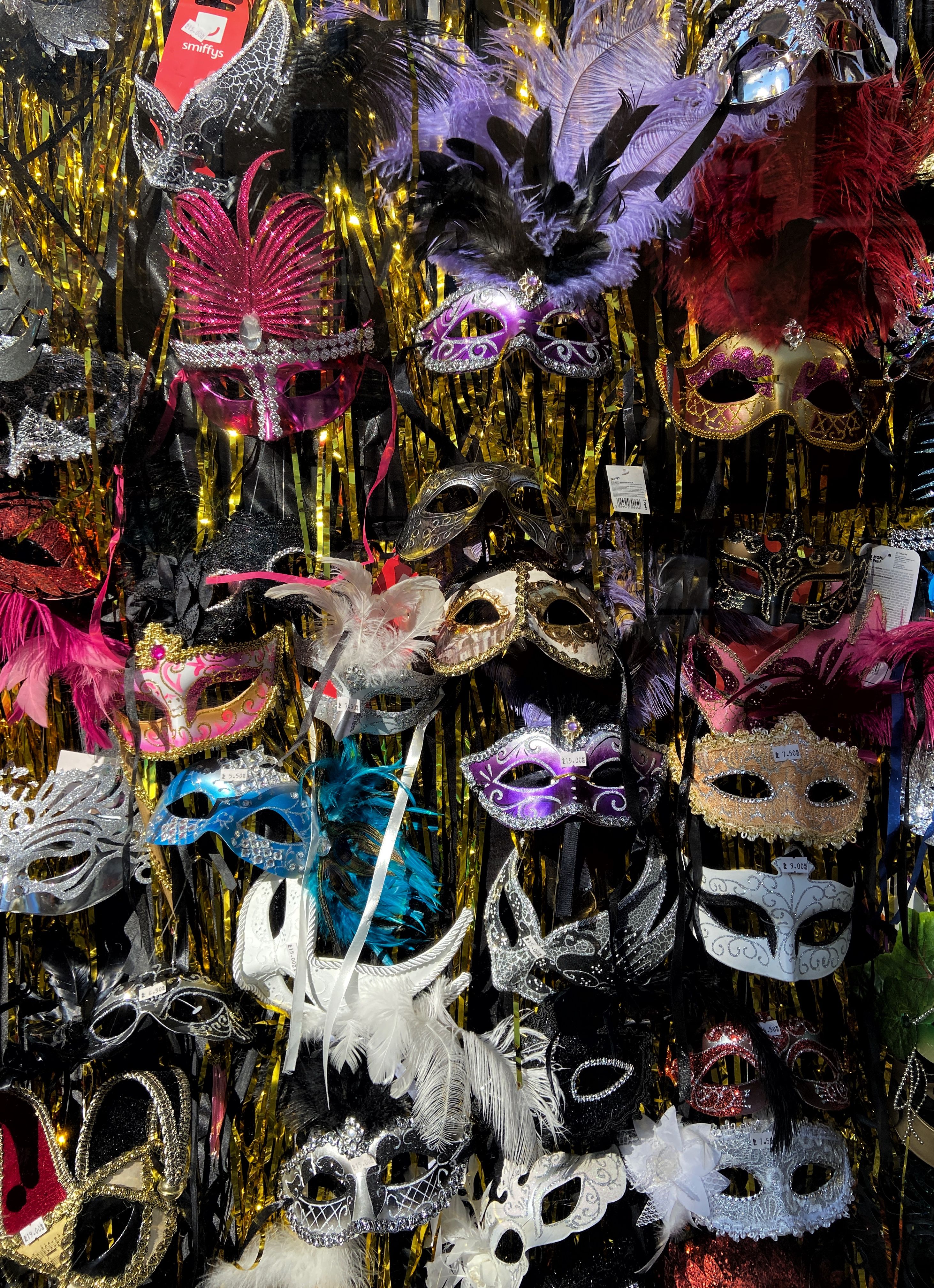 EuropaPress 2658535 mascaras carnaval tienda disfraces madrid espana 19 febrero 2020