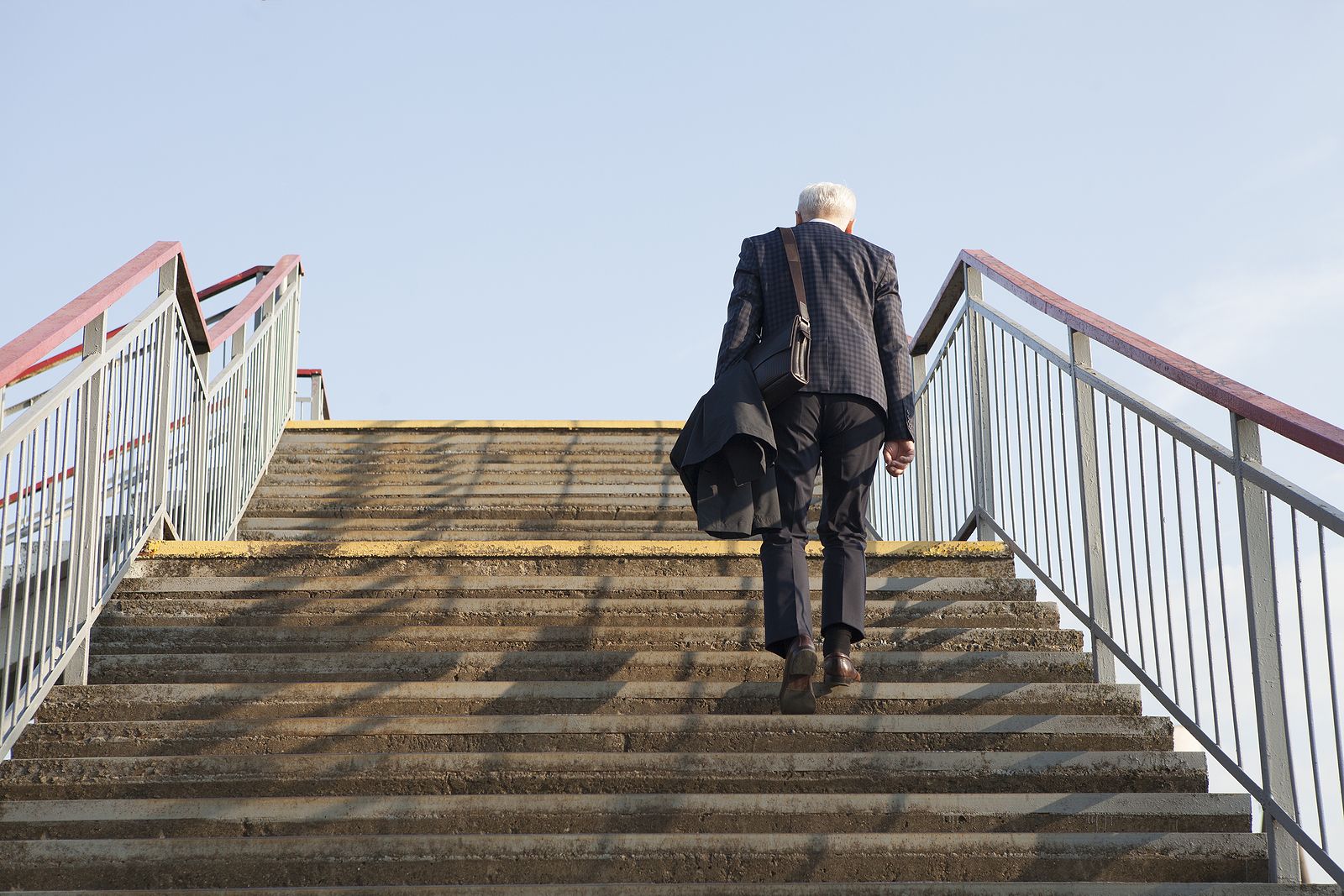 60 escalones en menos de un minuto: lo que la prueba de la escalera dice de tu salud cardiaca