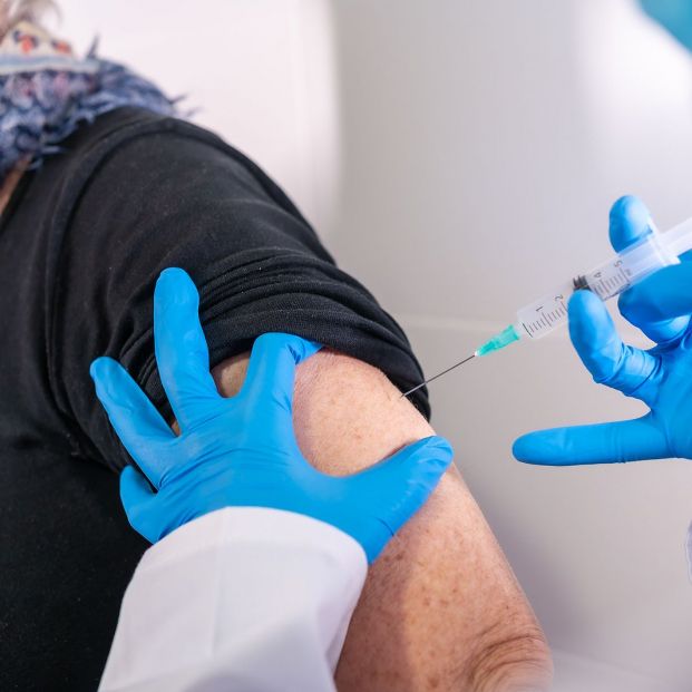 Illa anuncia que la vacunación contra el coronavirus comenzará en España "el 4 o 5 de enero"