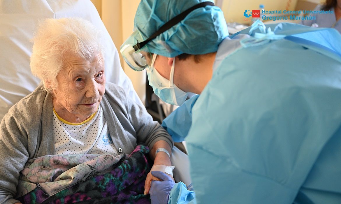 Elena, una superviviente del coronavirus de 104 años