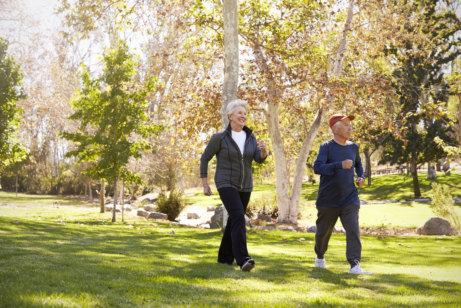 Practicando power walking (bigstock)