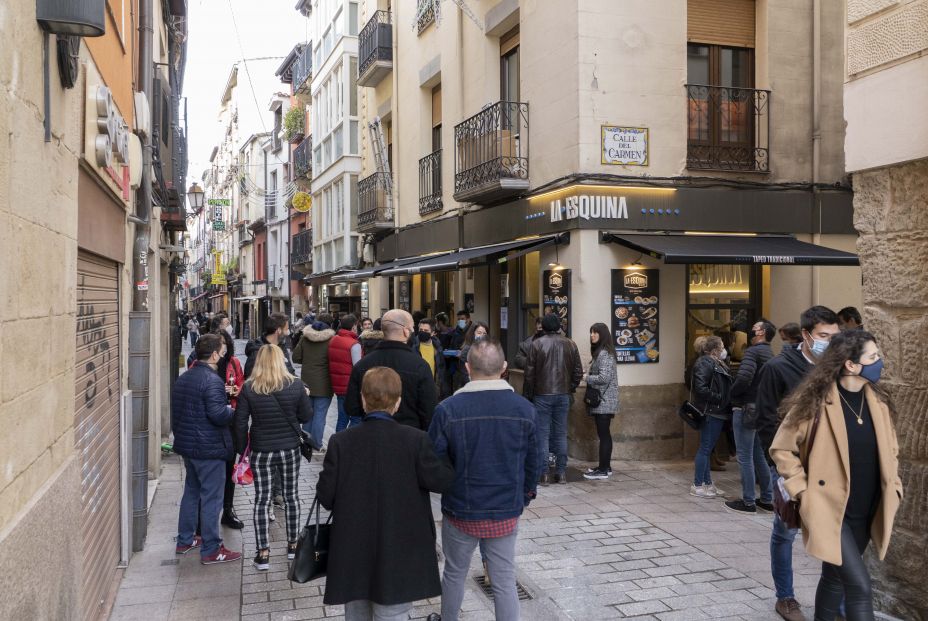 El Gobierno propone a las CCAA prohibir los viajes para ver a familiares en Navidad El Gobierno propone a las CCAA prohibir los viajes para ver a familiares en Navidad