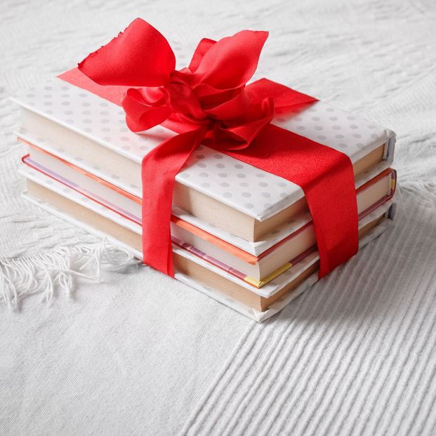 ¿No sabes qué regalar esta Navidad? Acierta con un libro siguiendo estos consejos Foto: bigstock  