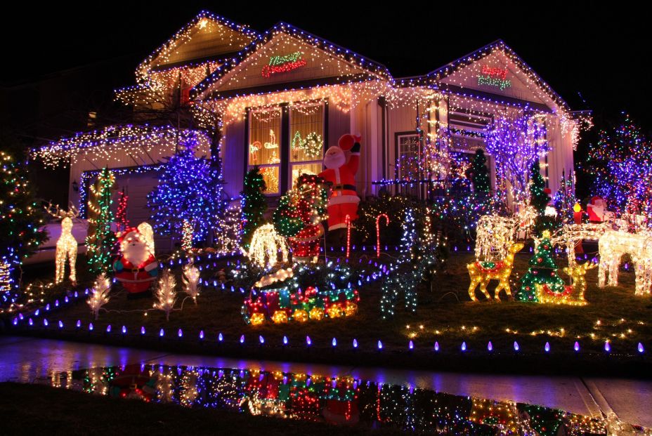 bigstock Beautiful Christmas lights dis 15284504