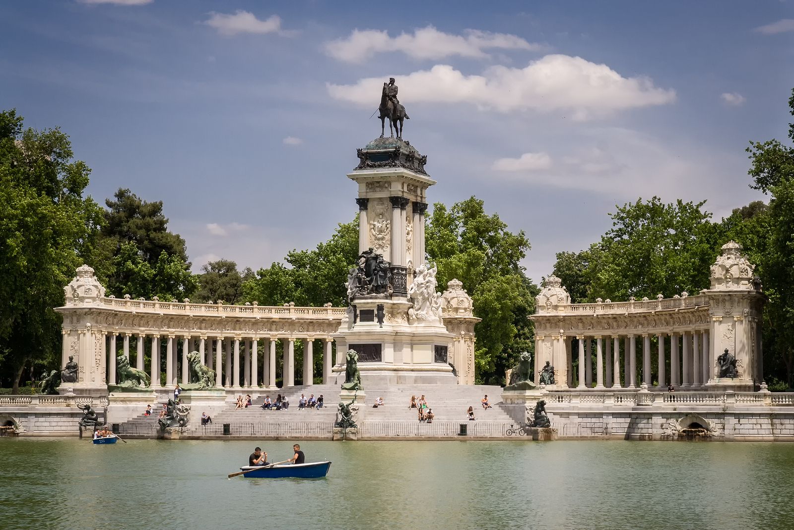 Un D a En El Parque Del Retiro De Madrid Un D a En El Parque Del Retiro De Madrid